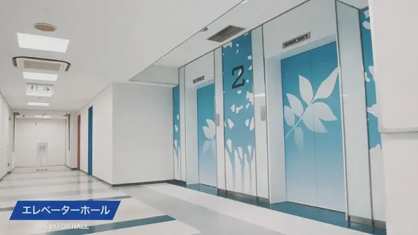 大阪校エレベーターホール